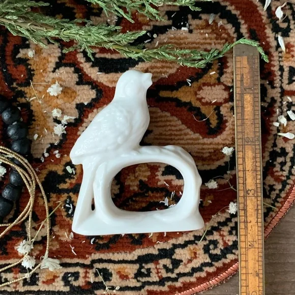 80's JAPANESE BONE WHITE PORCELAIN PERCHED SONG BIRD NAPKIN RING - Picture 10 of 10